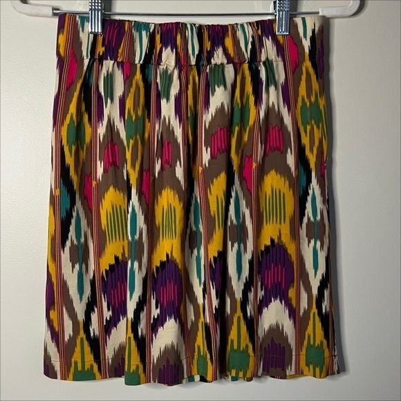 CAbi lkat Bella Tribal
Print Pocket Mini Skirt Size S - Picture 4 of 6